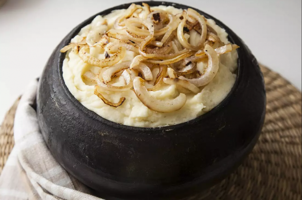 чугунный горшок 1.png