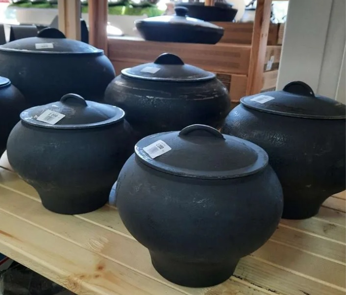 чугунный горшок на 2,5 и 4 литра